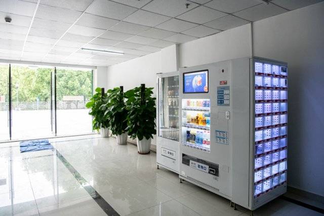 從打工到創(chuàng)業(yè) 自動售貨機開啟的24小時無人售貨新商機